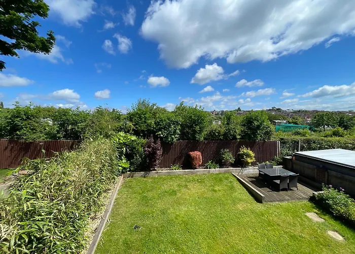 Spacious Four Bed Detached Home In Nottingham